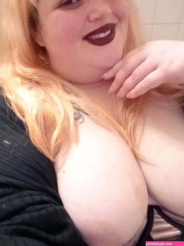 kiss make out eat my pussy eat my ass let me dominate you or fuck me? DM me here or ivyskye7 on telegram for buine I love immersive roleplay