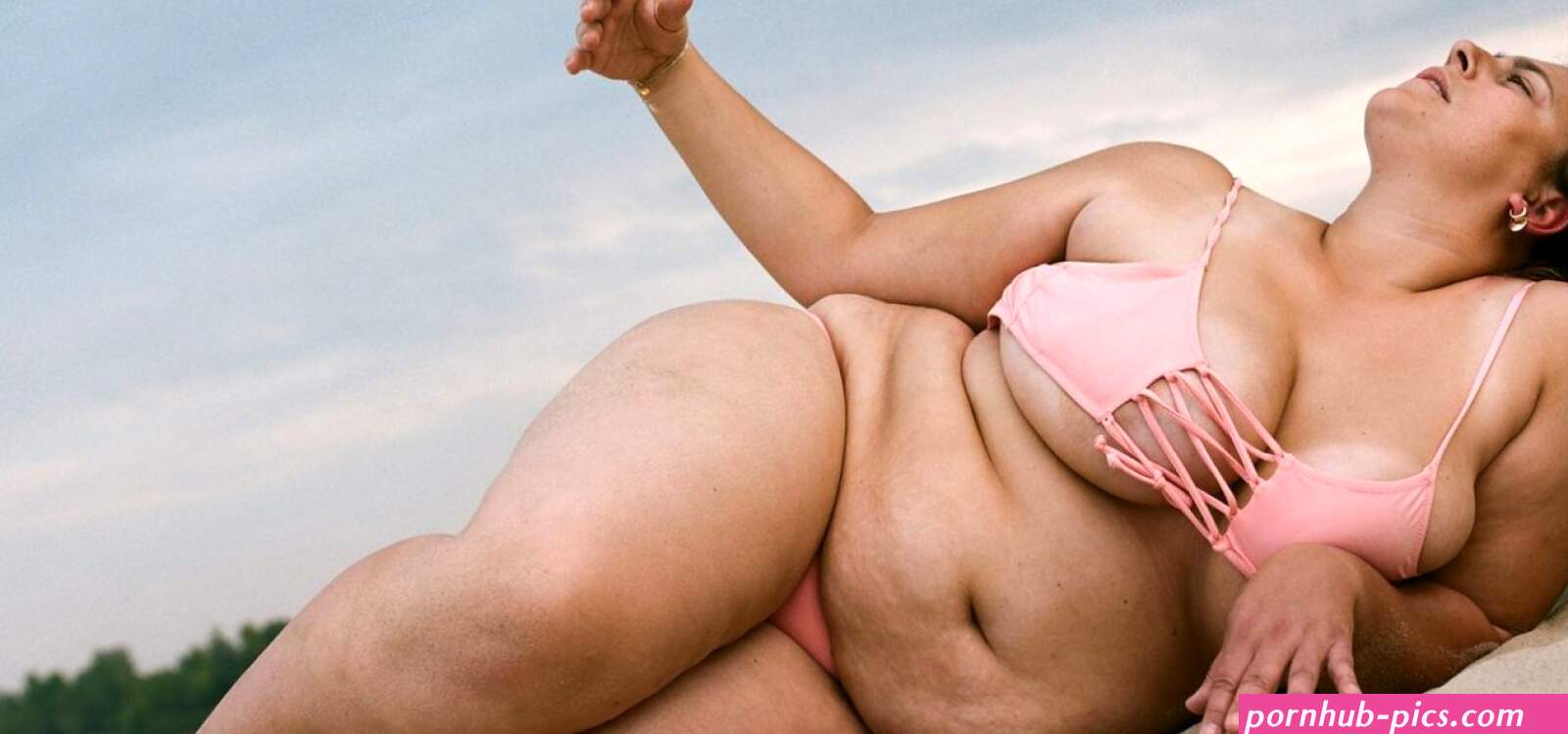 A Little Bigger: Plus Size Girls Bird In Flight
