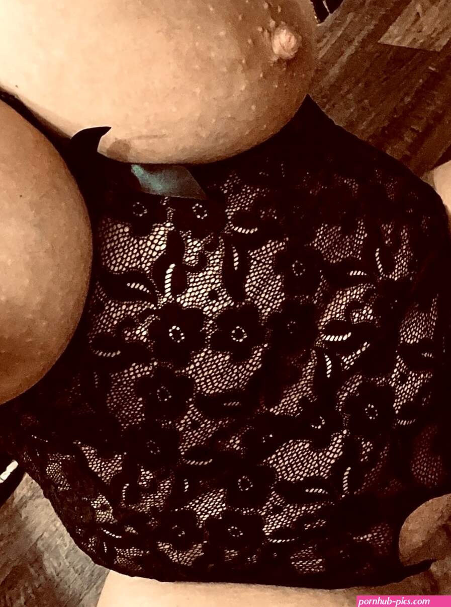 Amateur wife big tits: 16 Nude Pics