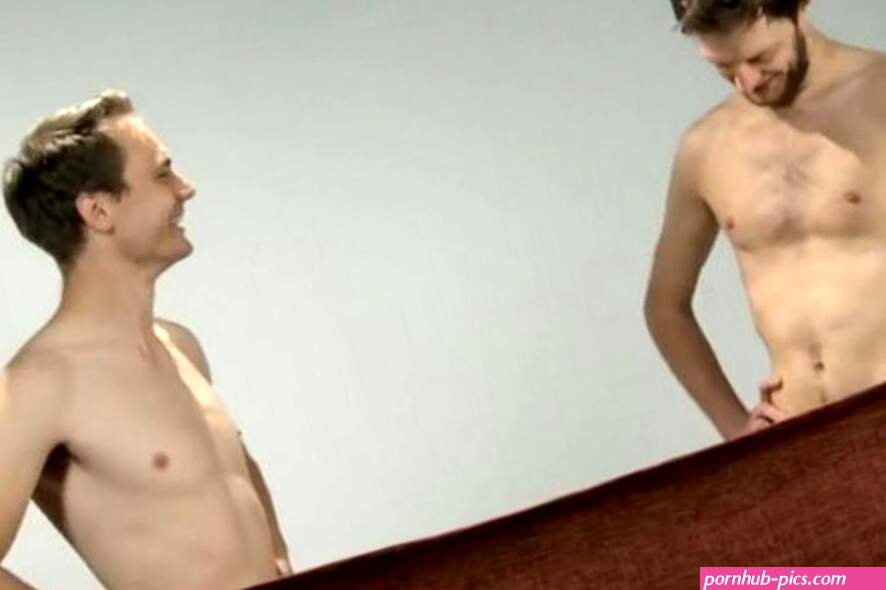 Guy Best Friends See Each Other Naked for the First Time VIDEO