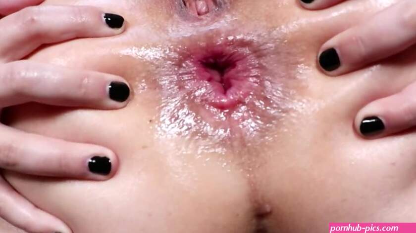 Plump teen surrenders her booty hole to sexy mistress