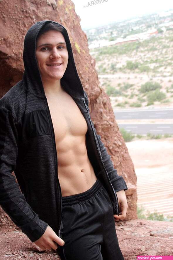 Brett Cady Jerks Off OUTSIDE by Gayhoopla
