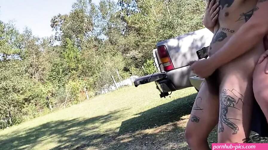 Redneck Buds Flip Fuck after Work on Their Truck: Gay Amateur Porn feat. Matt Muck