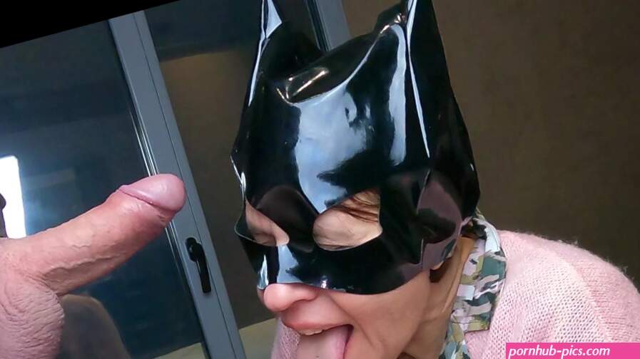 MILF catwoman gives close-up blowjob and swallows cum throbbing to play with next