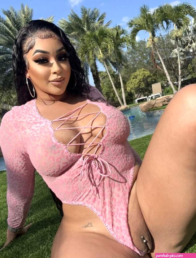 Escort model Im flirty sexy fun MY PUSSY I