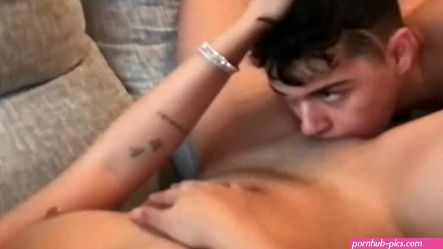 My roommate waited for me horny on the couch to fuck after work