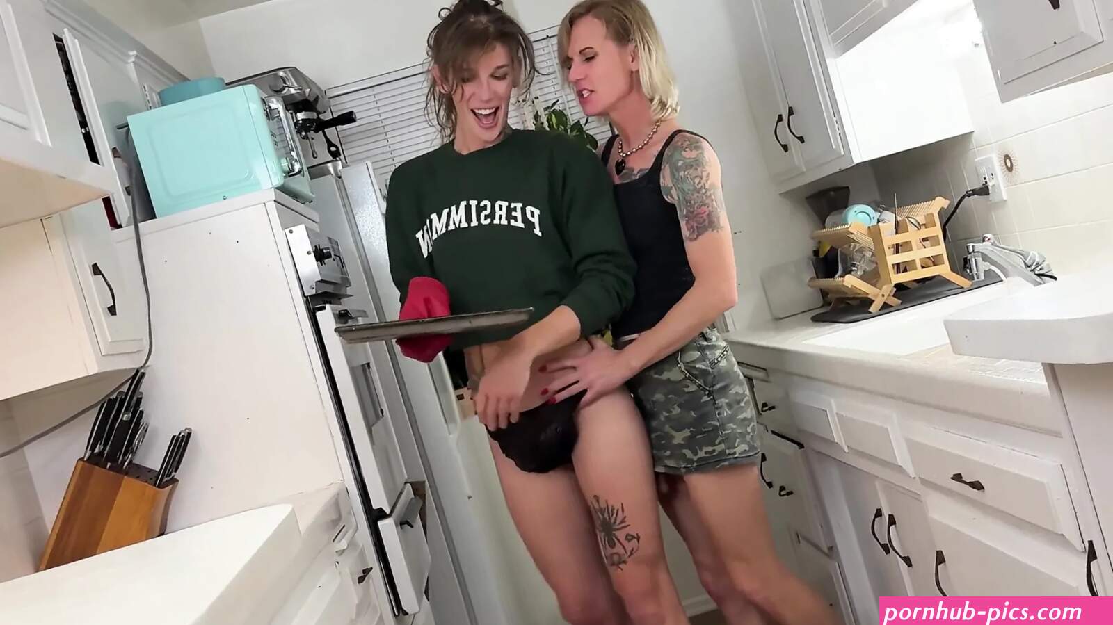 Whipped Cream Goddesses Trans Lesbians Fuck into a Creampie: Shemale Amateur Amateur Porn