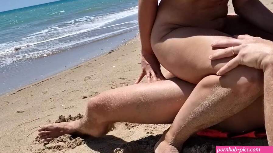 blowing and fucking on a public beach in front of strangers