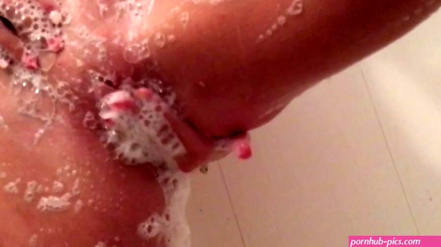 playing with my soapy pussy the shower!