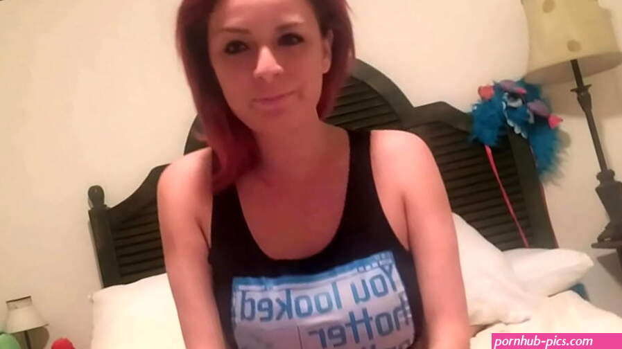 Homemade amateur video of cute milf getting naked on webcam