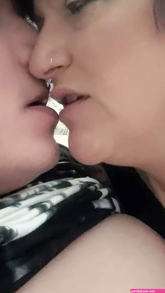 Cum Swapping Sluts Wanna Fuck: Shemale Ladyboy Ladyboy Porn feat. AvaBrooklyn