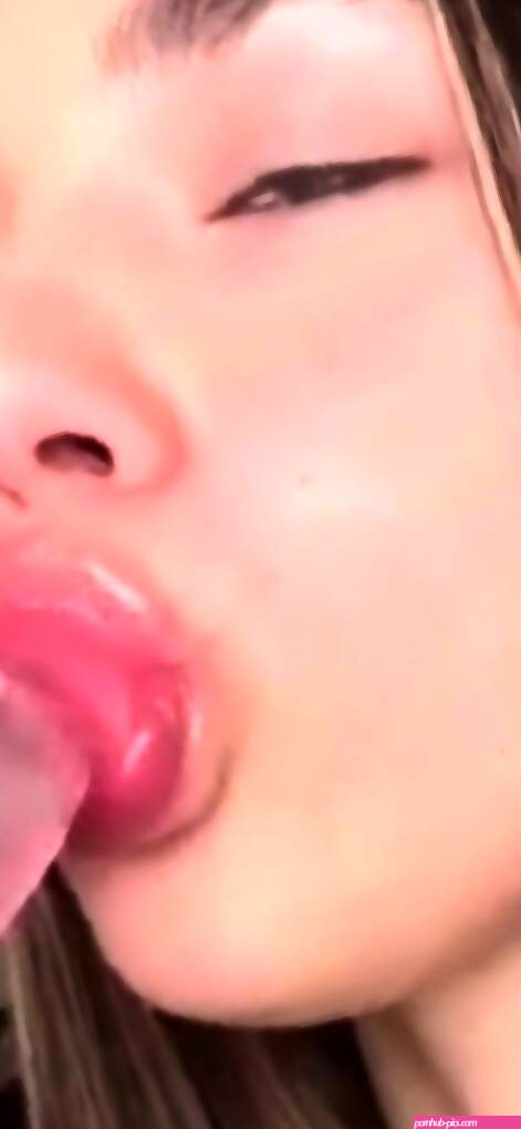 Girl Pretty Dildo Blowjob And Kiss