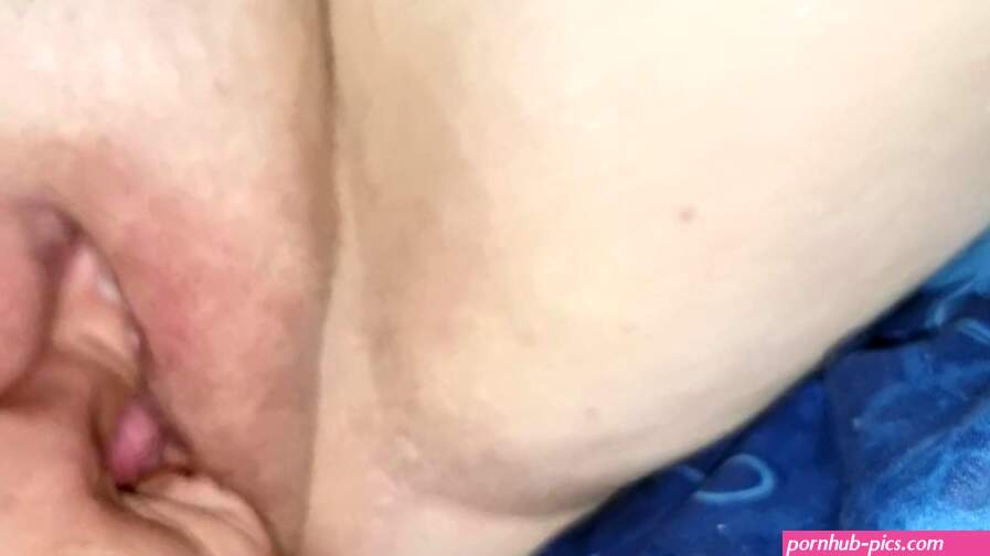 Sneaking under the covers to eat a BBW pussy up close
