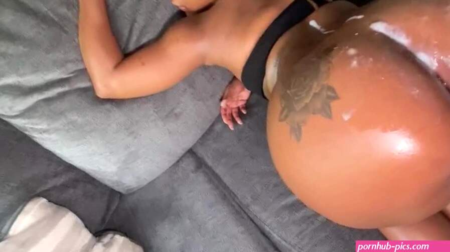 Bubble Butt Ebony Gets All Of My BBC And A Huge Cumshot!