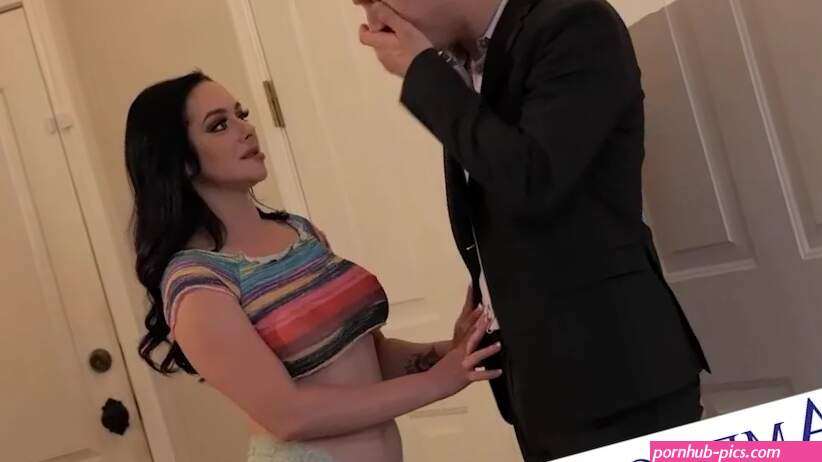 Busty brunette seduced a married man