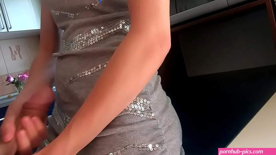 closeup pussy fucking on the kitchen table