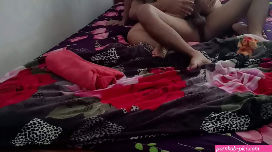 Homemade sex with girlfriend cum inside her pussy