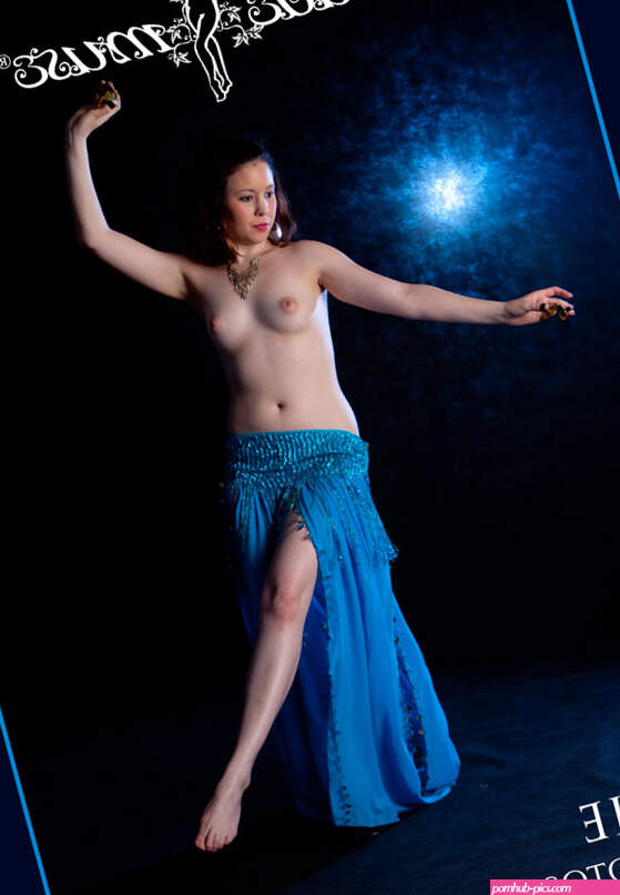 ellie belly dancer nude muse magazine nude photography