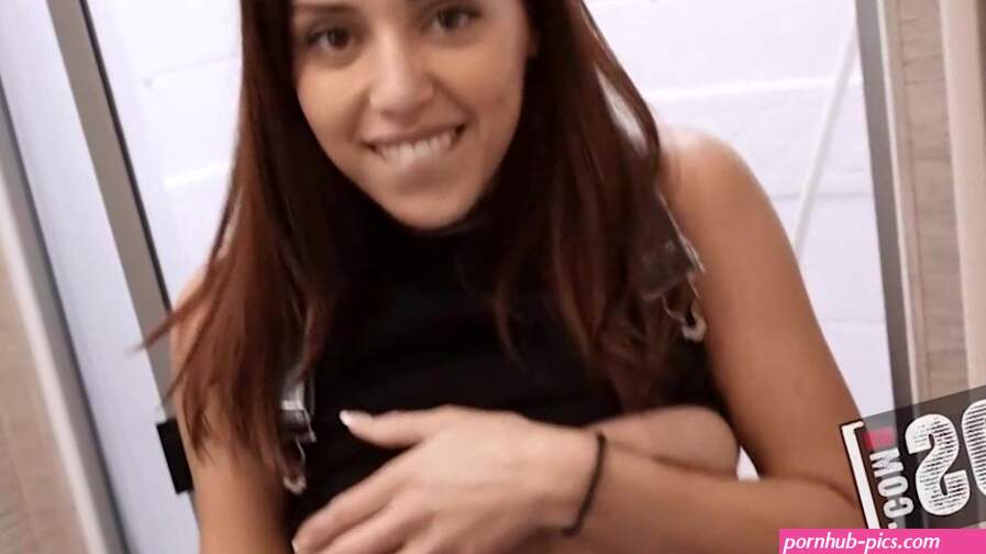 Lila Love Be Quiet While Getting Fucked Hard By Johnny On A Festival Road Trip