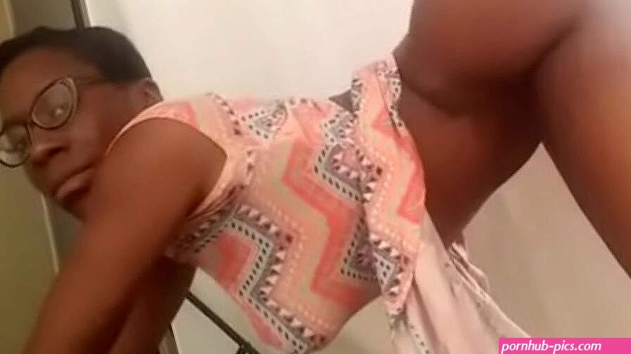 Ebony Slim Thick WOMAN showing off her THICK ASS and PHAT PUSSY