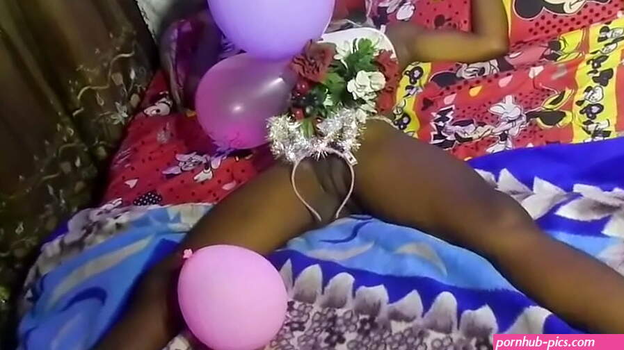 I presented my pussy as a Christmas Gift to surprise my Ex boyfriend he fucked me real hard