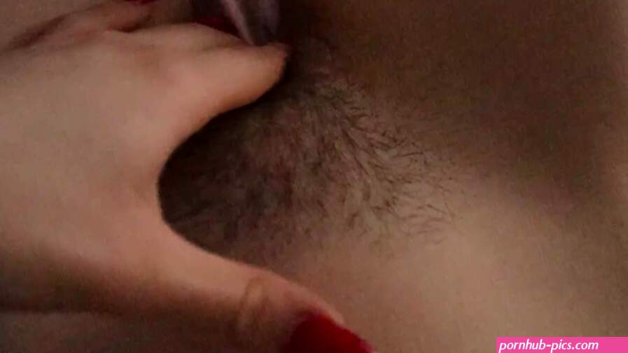 PUSSY MASTURBATION CLOSE-UP IN WHITE STOCKINGS