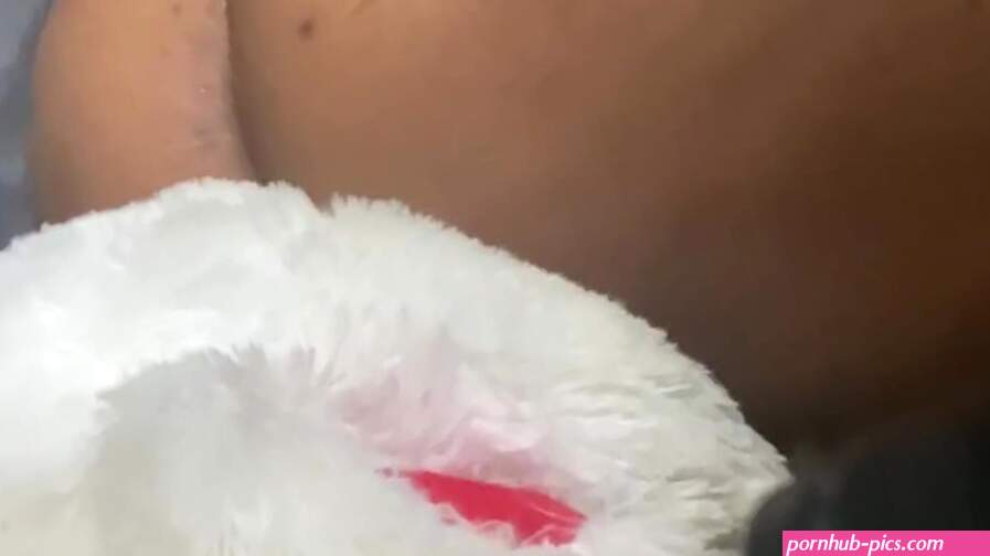 EBONY BBW HUMPING TEDDY BEAR