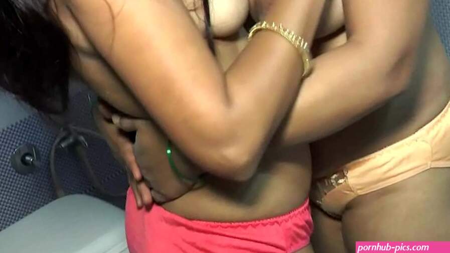 Hindi mein chudai super sexy randi ki hot lesbian sex