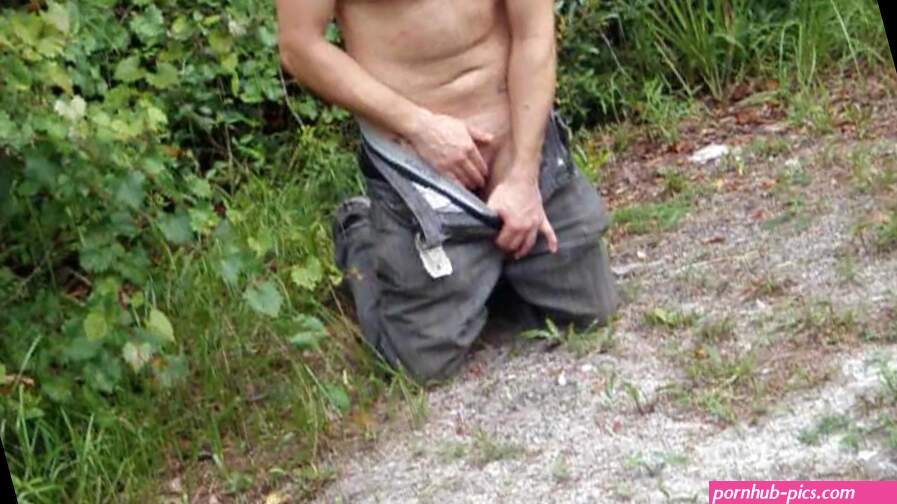 FTM Transman Jerking Off Outside