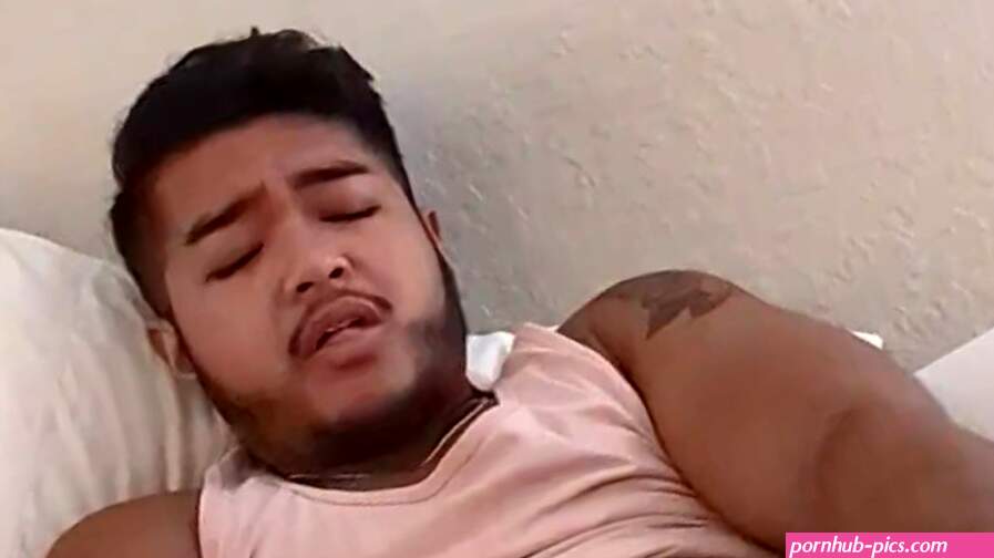 Vocal trans man orgasms through boxers with toys massage gun and dildo