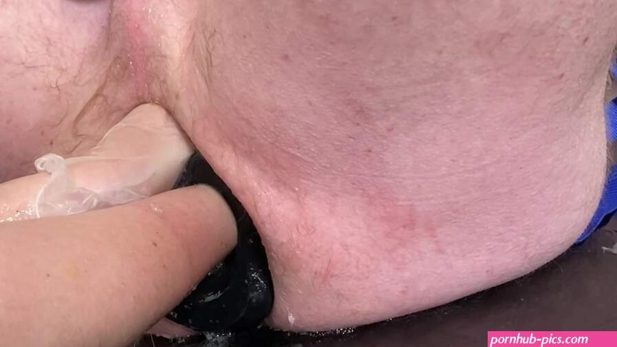 HARDCORE ANAL STRETCHING ON MALE SLAVE