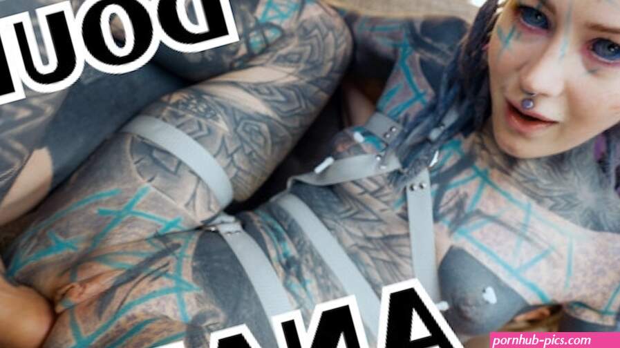 DOBLE ANAL de la chica tatuada ANUSKATZZ DAP con tragar boquiabierto prolapso
