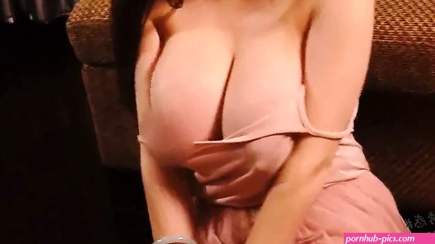 Chinese Girl Flashing Boobs Porn Videos
