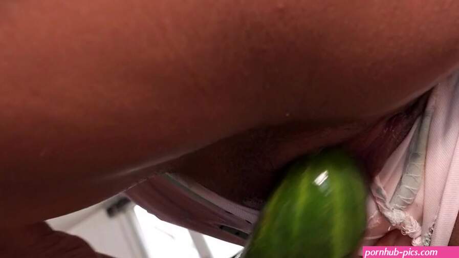 The maid fucks the vegetables. She cums in the kitchen.