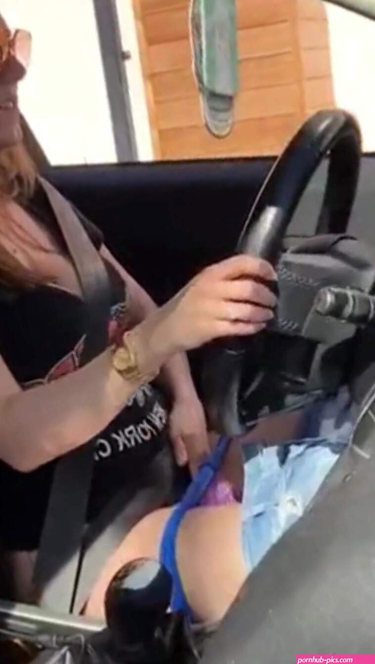 RISKY DRIVE THRU MASTURBATING 3