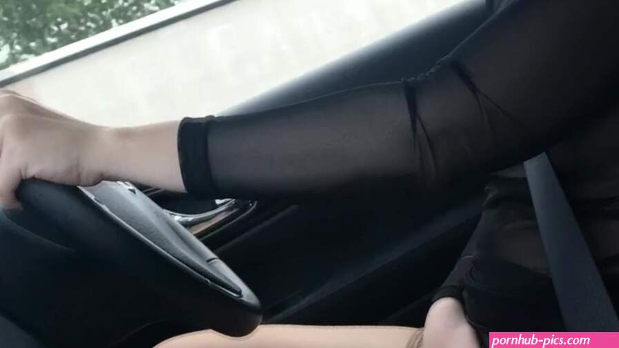 masturbating while driving Porn Videos
