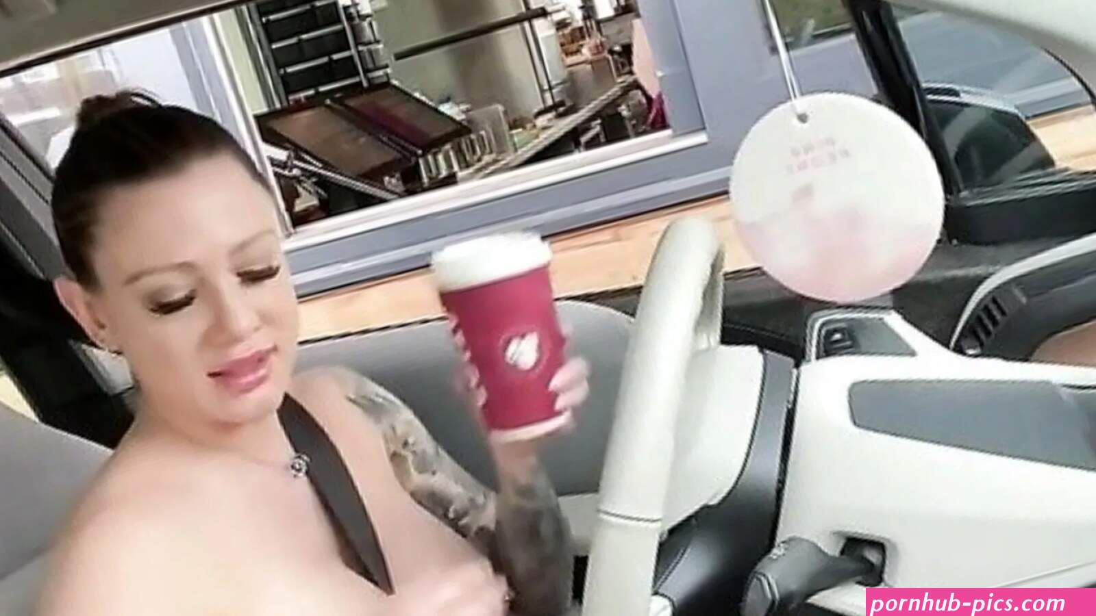 Hot Suzie212 Nude Drive-Thru Masturbation Clip