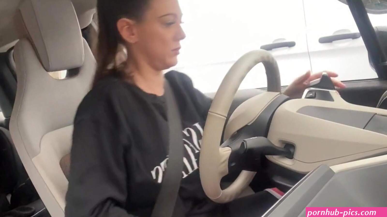 Suzie212 Public masturbation drive-thru