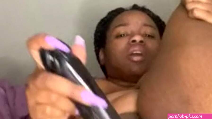 Creamy orgasm on big black dildo