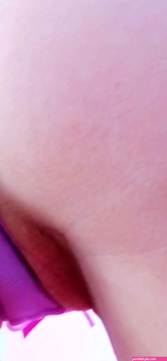 Emllouise Nice Ass Tease