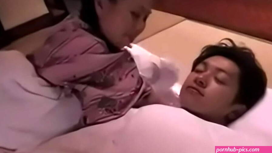 Japanese Asian step Mom her to Fuck her