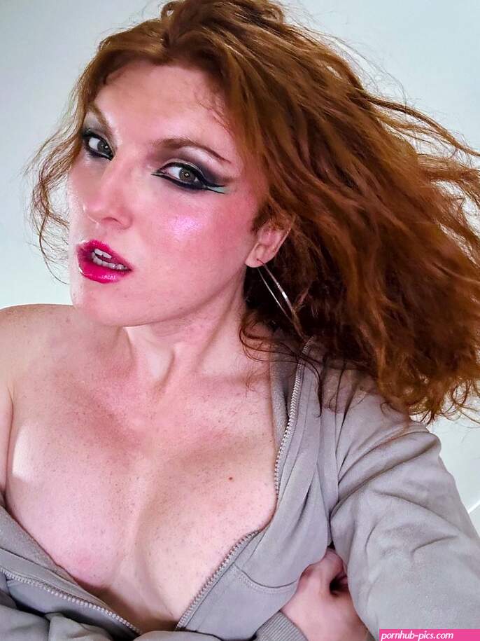Kelly Nie kellynixe