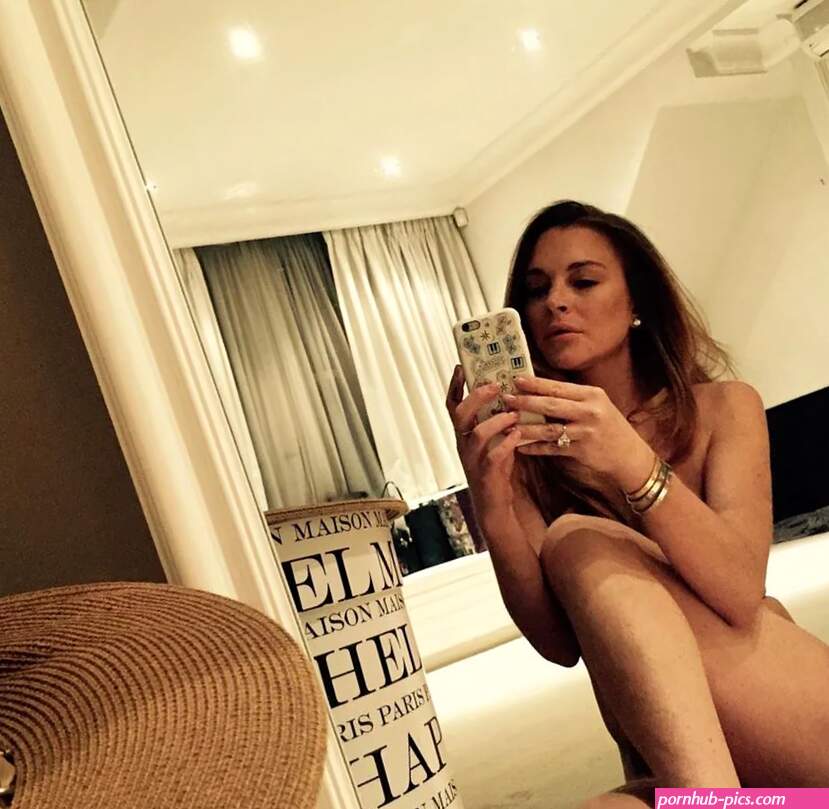Celebrity Nearly Nude Mirror Selfies: The Best Body-Baring Instagram Pics