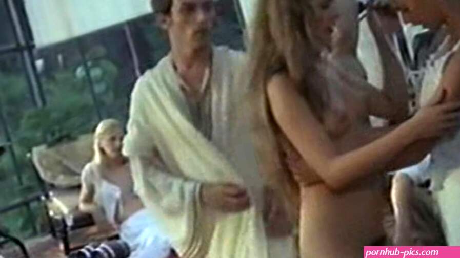 Naked Pamela Villoresi in Vizi privati pubbliche virtù ANCENSORED