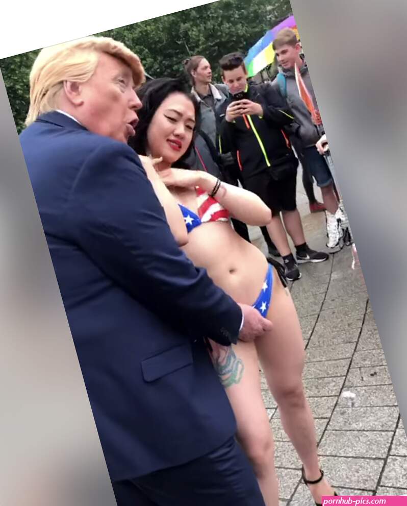 No this is not a video of US President Trump grabbing a bikini-clad model in London