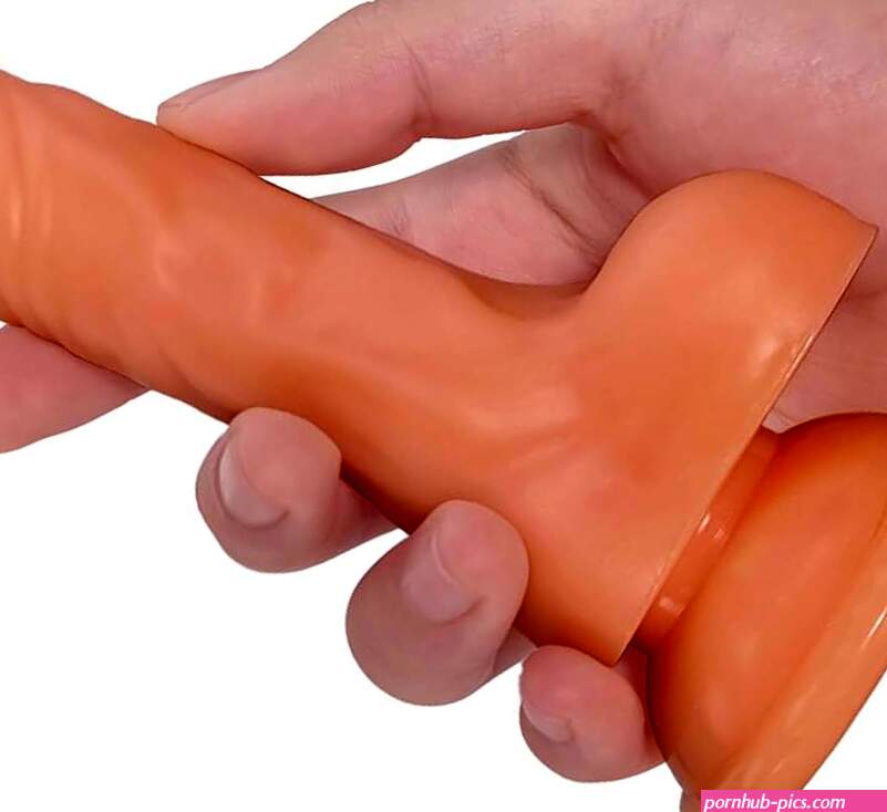 : 5.2 Inch Realistic Anal Dildo with Powerful Suction Cup Small Anal Plug Dildos for Beginner G-Spot Stimulation Anal Training Butt Plug Toys for Women Men Anal Trainer Sex Games
