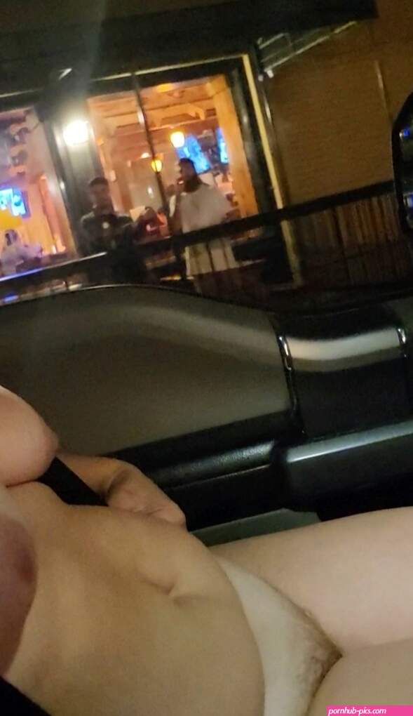 PublicNudeWife-Wife Flashing Strangers-Wife Naked in Public