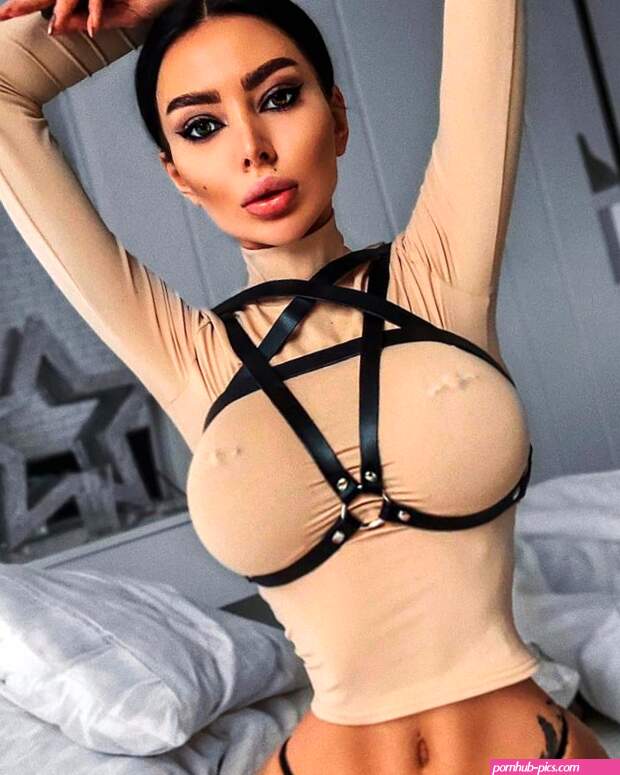 Alena Omovych