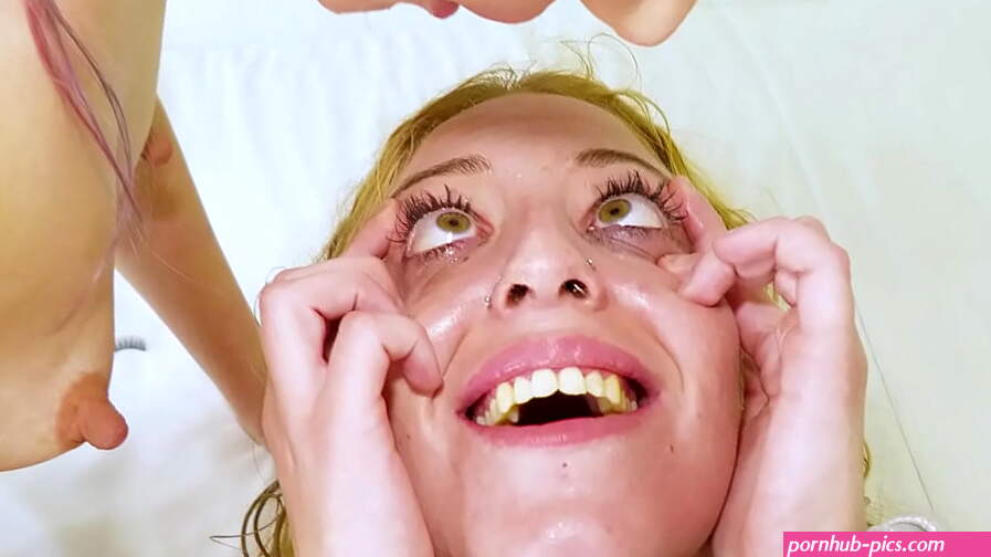 HARD ANAL Threesome DRINKING PUKE and PISS