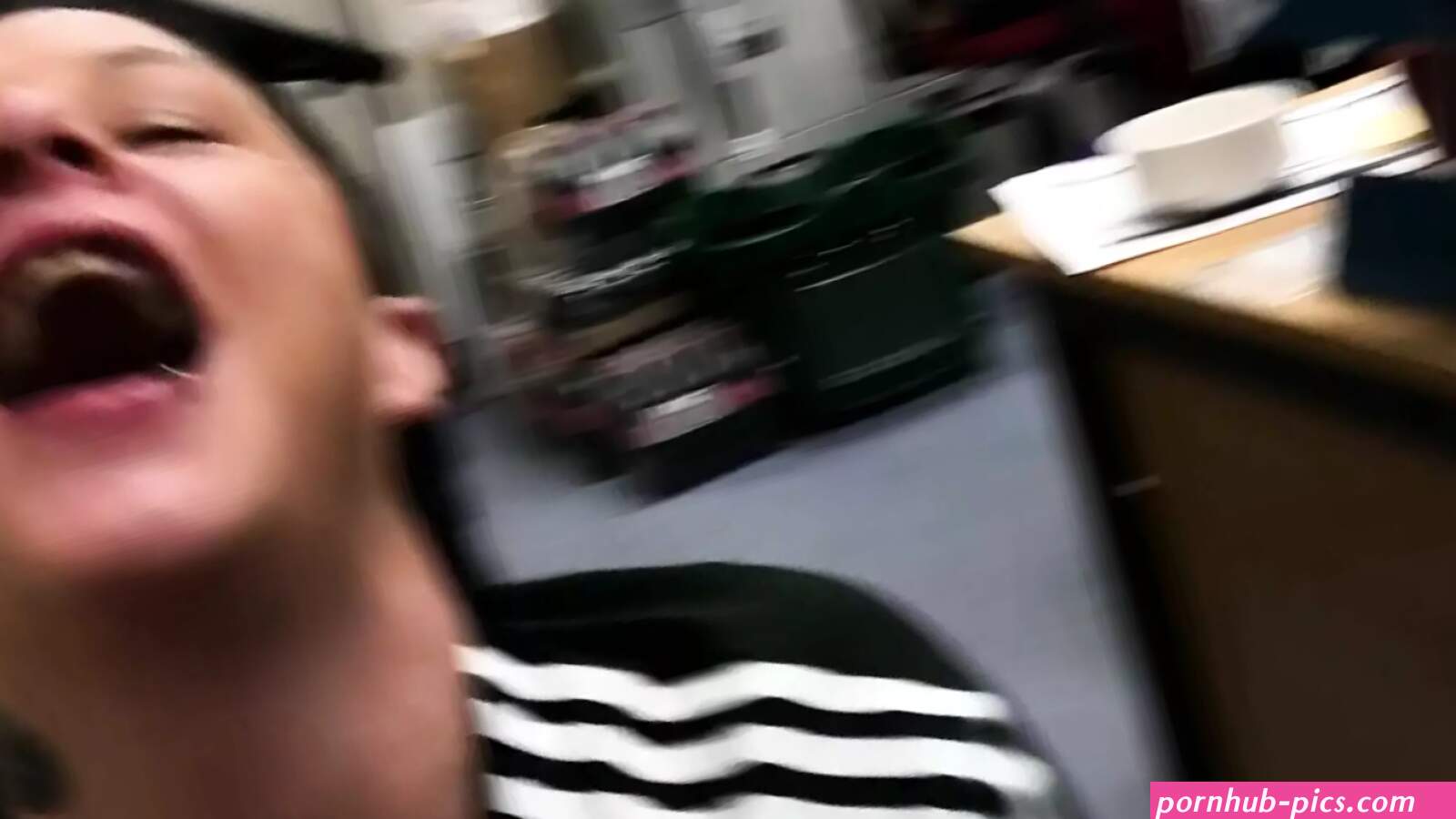 Blowjob at Work in the Office: Amateur Amateur Porn feat. Cheyenne Rose by Onlyfans